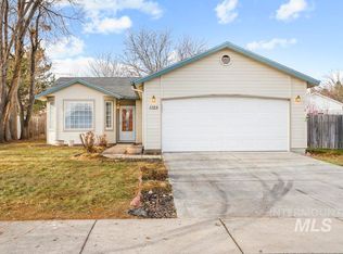 1125 S Bonneville Dr, Nampa, ID 83686
