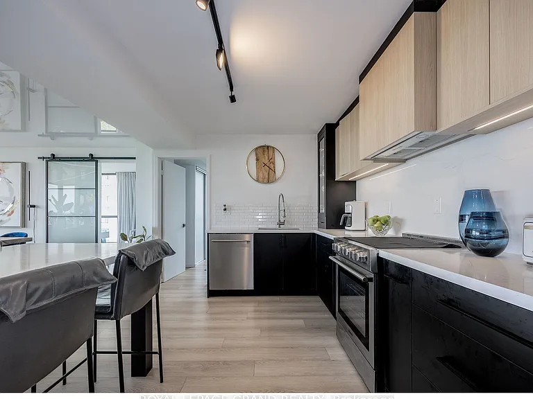 131 Torresdale Ave S #906 — Photo 18