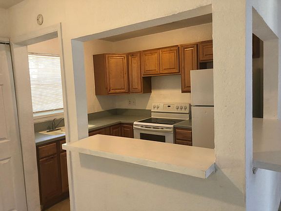 4th image of 6243 Pine Bluff Dr