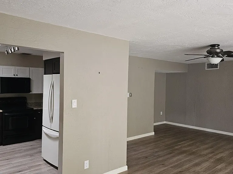 4208 E Montecito Ave — Photo 4