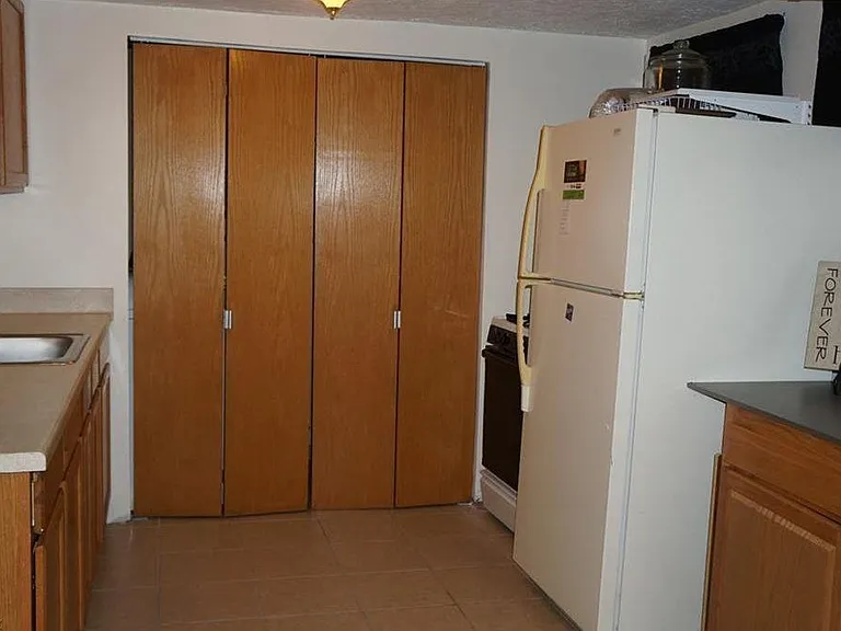 533 Harvey St — Photo 6