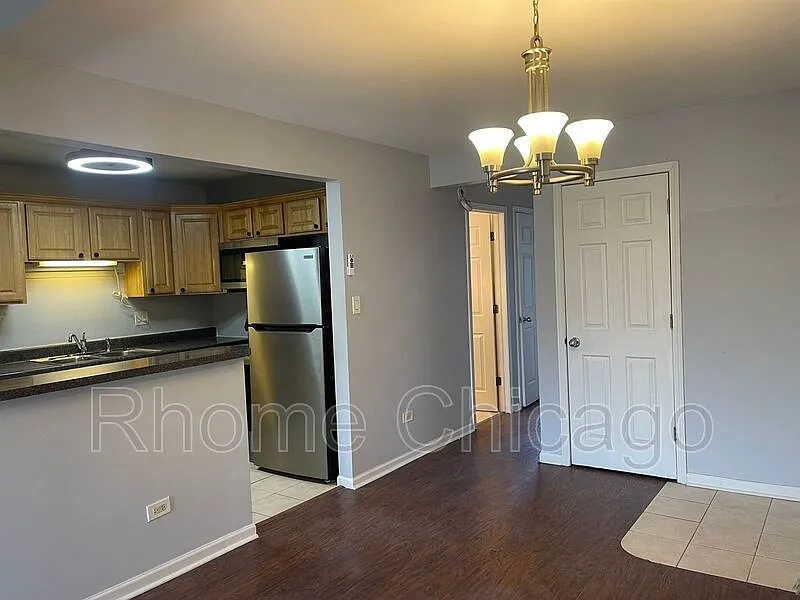 Building Photo - 444 E Osage Ln #2A