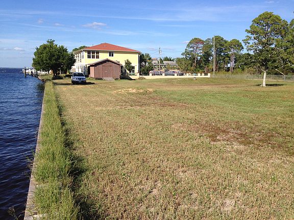 Close to beaches & boat ramp