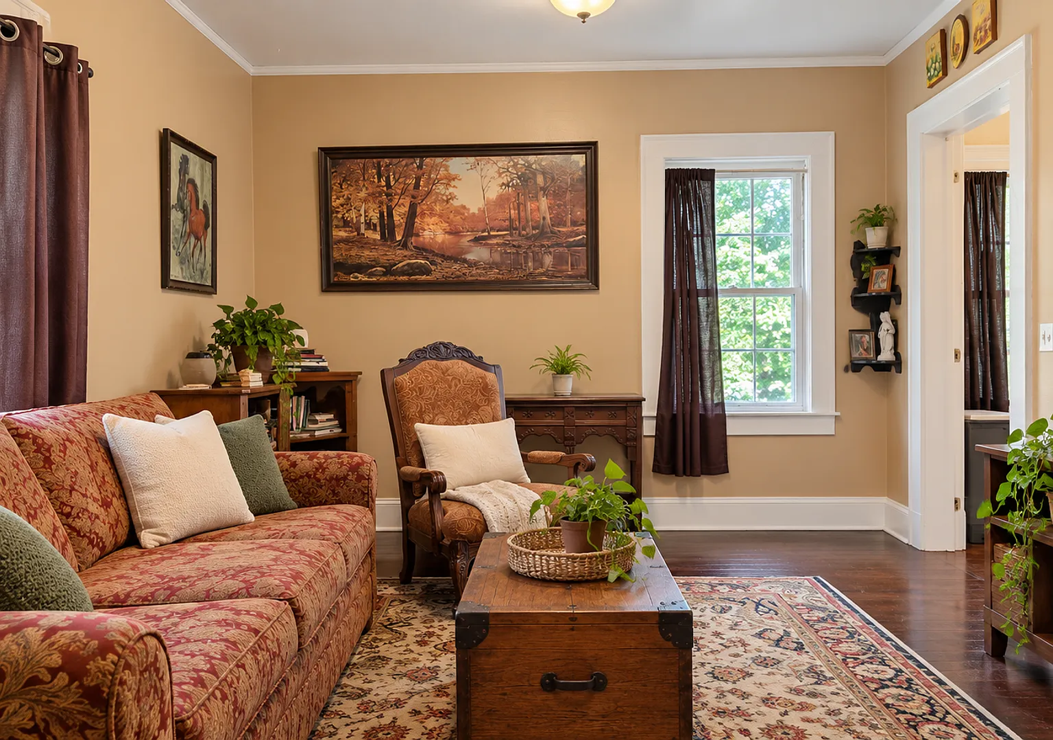 Charming 1-Bedroom Near Downtown St. Paul | Hardwood Floors, Garden & Skyline Views — Photo 2