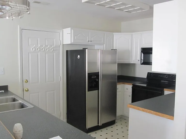 111 Luke Ct — Photo 3