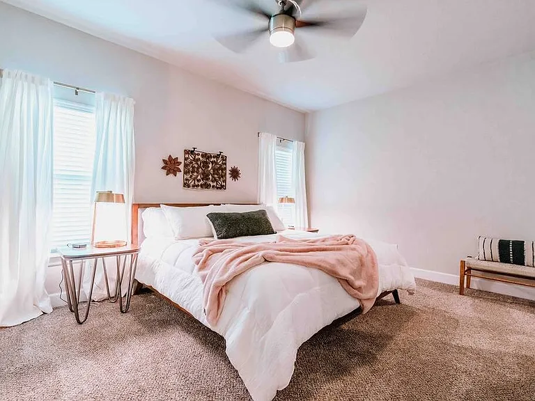 406 NW Retreat Ln — Photo 10