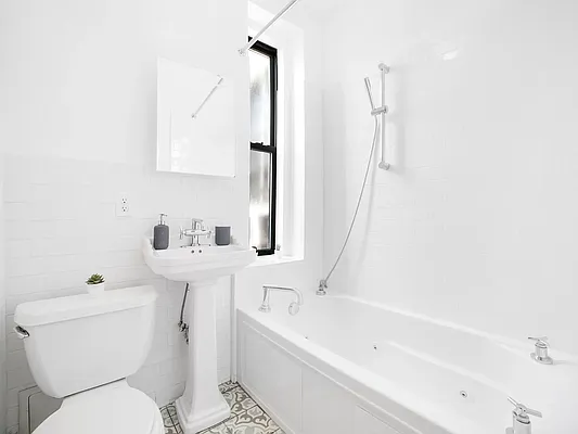 Rented by Oxford Property Group | media 28