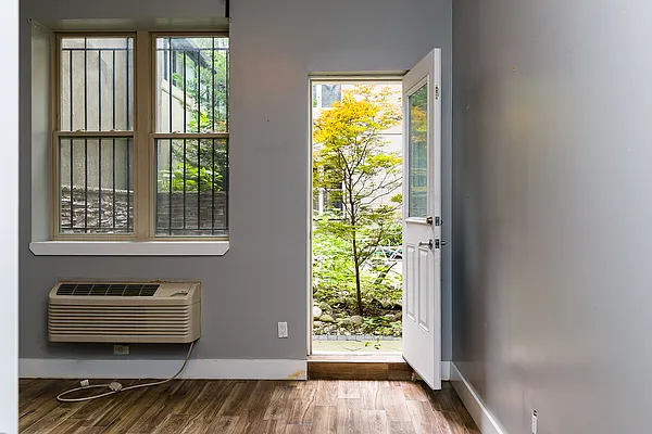 Rented by Nooklyn NYC LLC | media 6