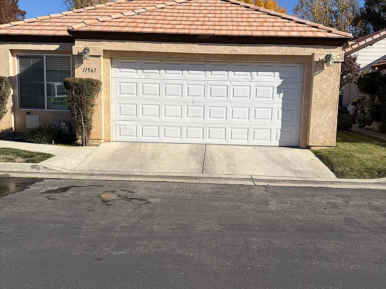 11561 Park Ln — Photo 16