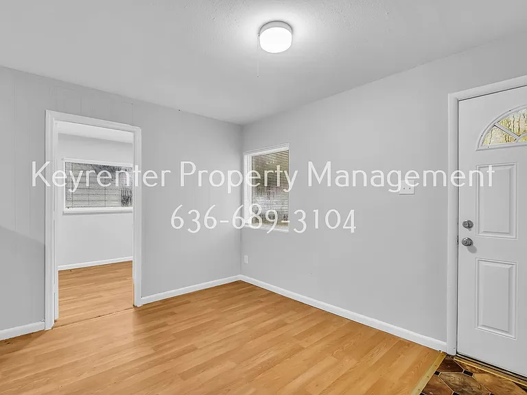 10521 Duke Dr — Photo 6