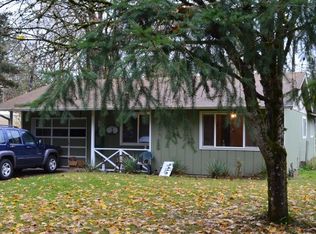 955 SW Linn Pl, Mill City, OR 97360