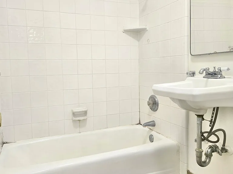 1338 N Columbus Ave #E — Photo 7