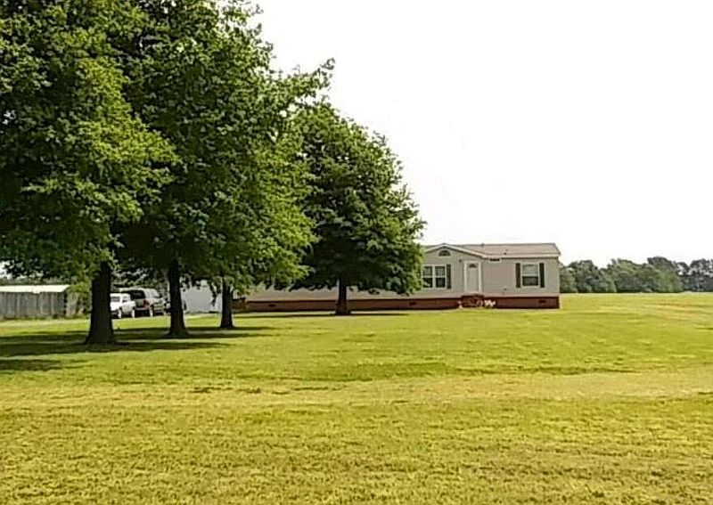 2nd image of 143 Jay Bird Ln