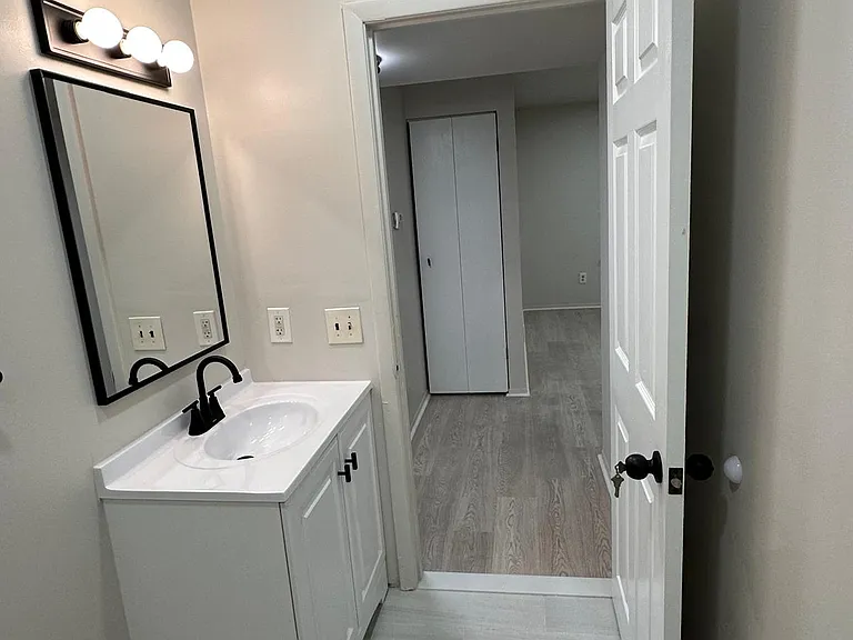 18225 Racho Rd #5 — Photo 12