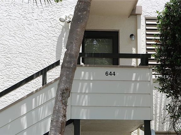 3rd image of 644 Woodlawn Dr #0