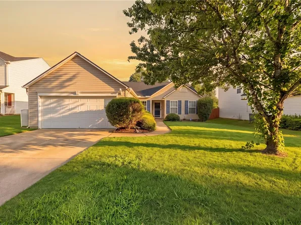 120 Crescent Creek Ct, Greenville, SC 29605