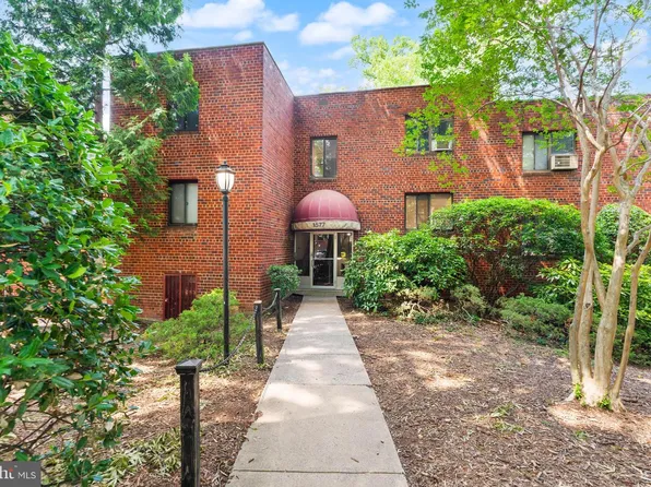 1577 N Colonial Ter APT 305Y, Arlington, VA 22209