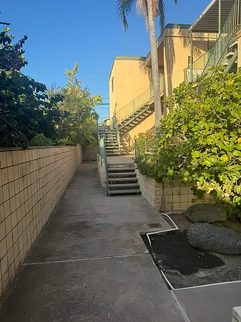 2 bed, 1.5 bath, $2,450 — Photo 2