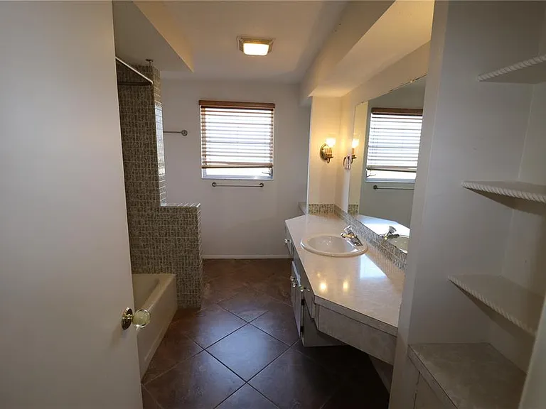 5182 Wilton Ct — Photo 9