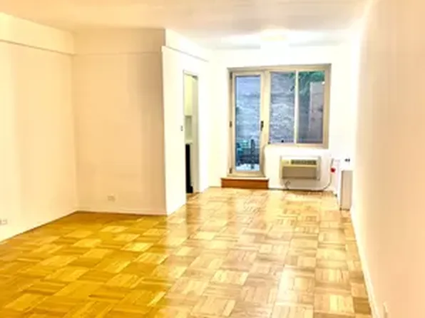 225 E 46th St APT 1H, New York, NY 10017
