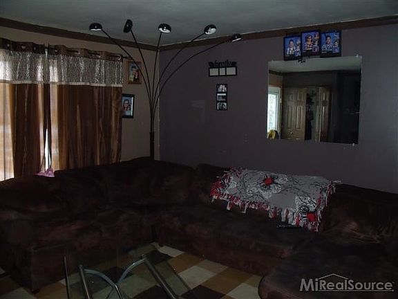 2nd image of 24965 Orchid St