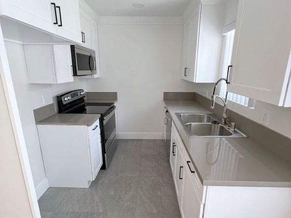2nd image of 3706 Mentone Ave Unit 8