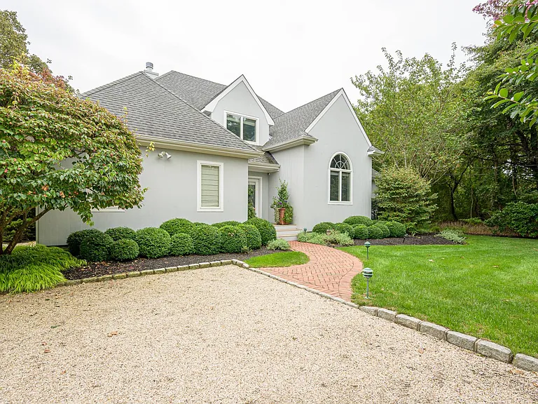 144 Middle Pond Rd — Photo 1