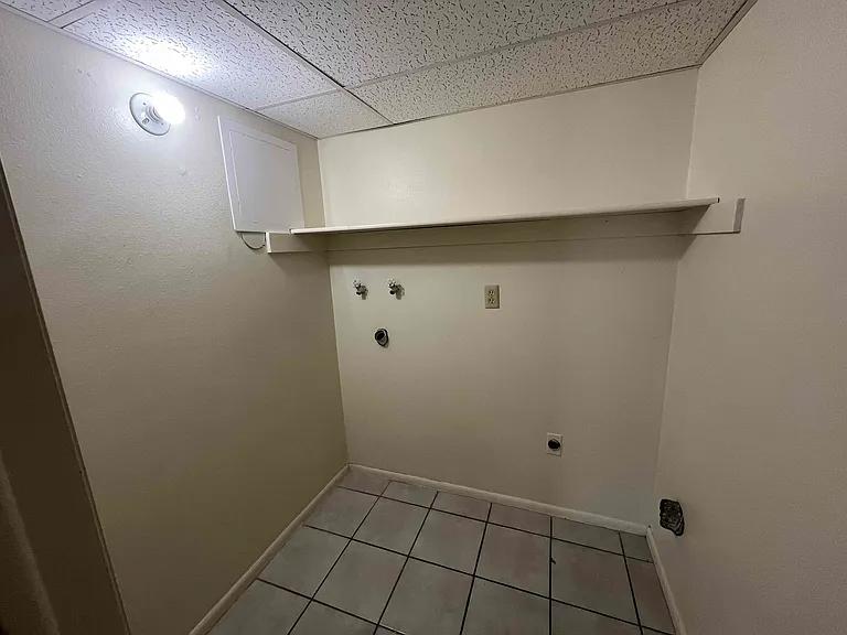 616 N Main St — Photo 9