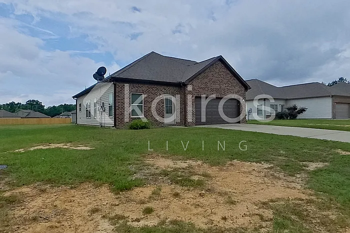 4 bed, 2.0 bath, 1640 sqft, $1,675 — Photo 2