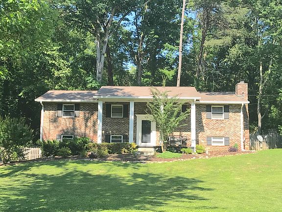 3rd image of 360 S Sevenoaks Dr