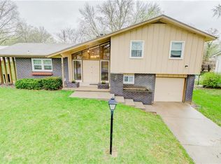 8122 Greeley Ave, Kansas City, KS 66109