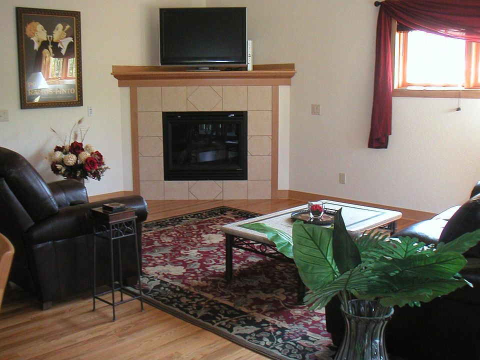 2nd image of 1710 Legacy Ln