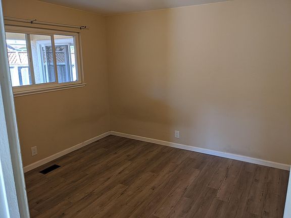 4th image of 491 Westlake Dr