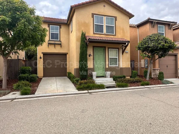 3672 Etchings Way, Clovis, CA 93619