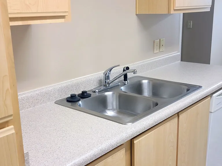 Parkside Apartments — Photo 12