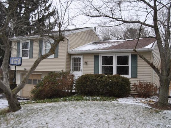 3rd image of 26 Heritage Cir