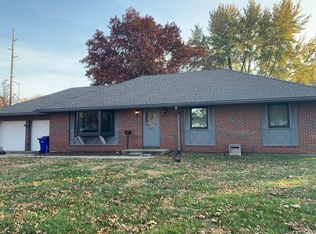 1209 E Ridgeway Dr, Olathe, KS 66061