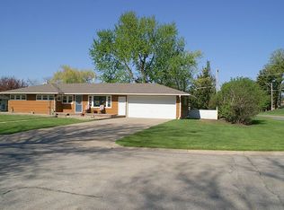 1304 5th St, Eldora, IA 50627