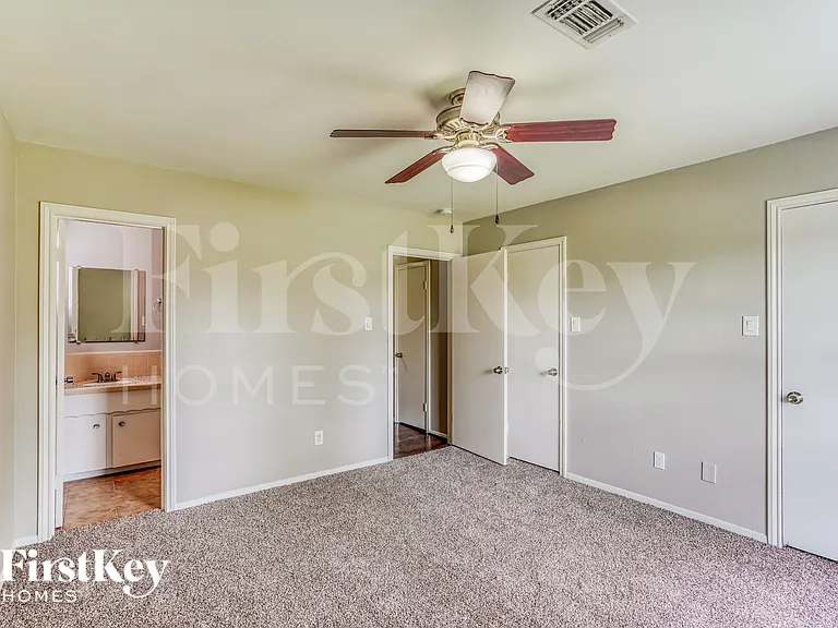 13914 Duncannon Dr — Photo 11