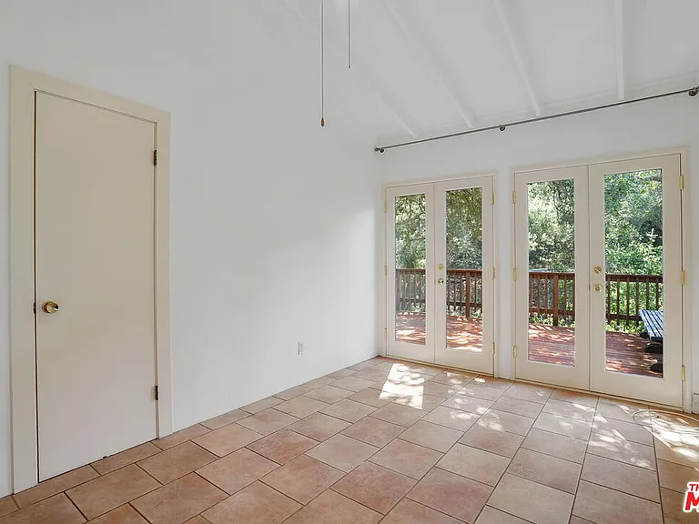21652 Encina Rd — Photo 13