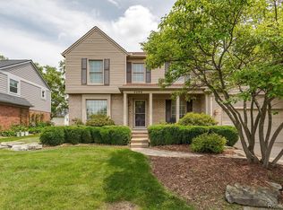3266 Davenport Ln, Rochester Hills, MI 48309