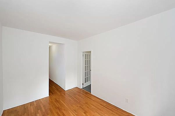1st image of 240 W 15th St APT 28