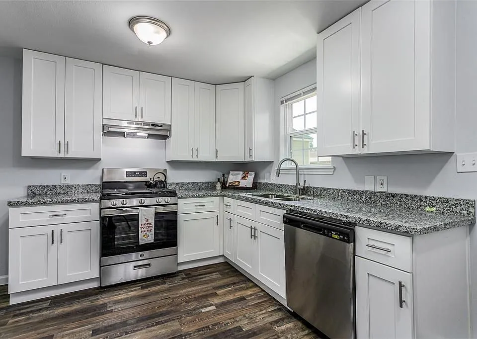 219 W Adoue St