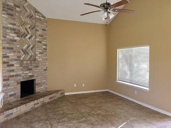 4th image of 2730 Oakdale Ct