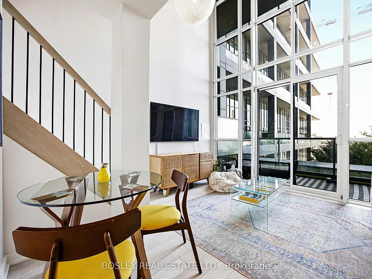 5 Hanna Ave #302 — Photo 9