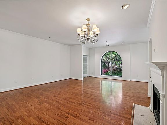 3rd image of 2865 Lenox Rd NE APT 209