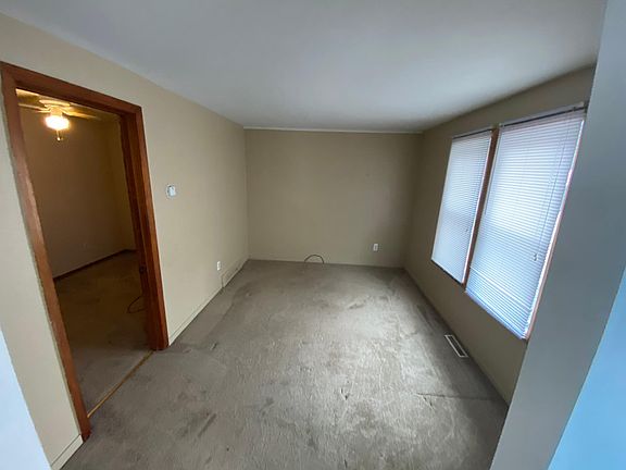 3rd image of 71 6th Ave #2