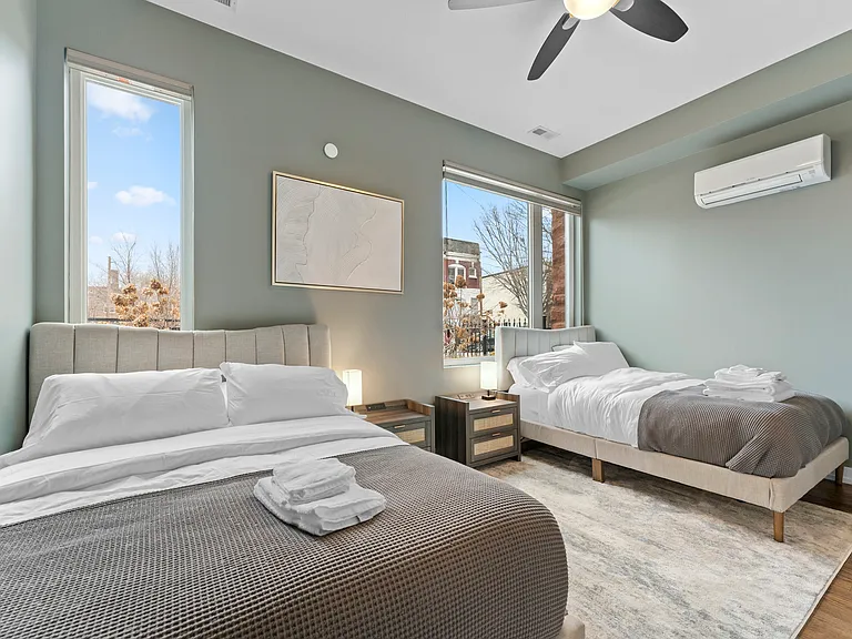 2437 W Jackson Blvd — Photo 24