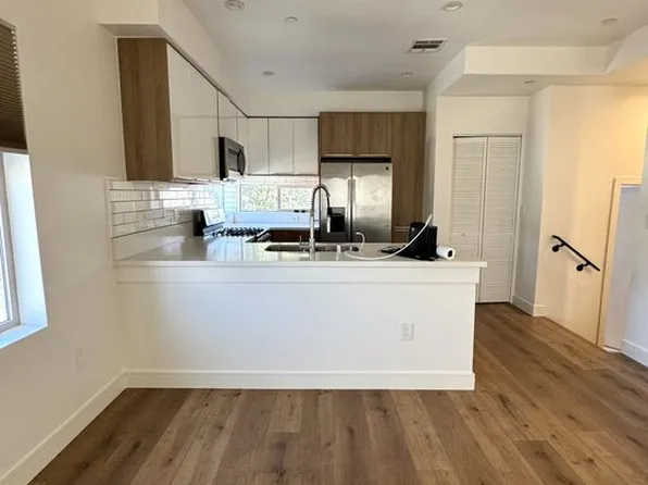 250 S Burlington Ave, Los Angeles, CA 90057