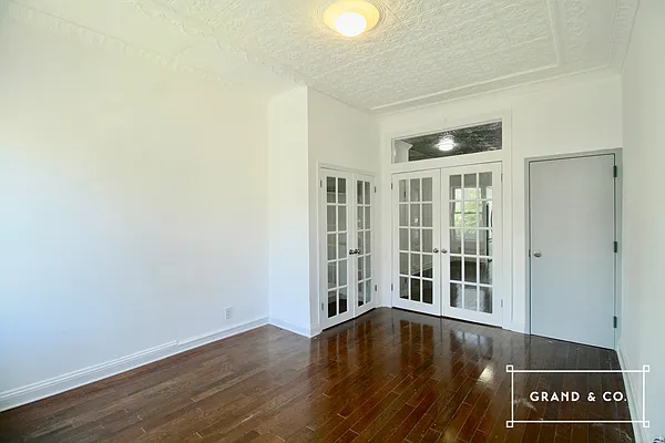 Rented by Grand & Co. | media 33